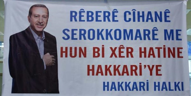 Cumhurbaşkanı Erdoğan'a Kürtçe pankart sürprizi