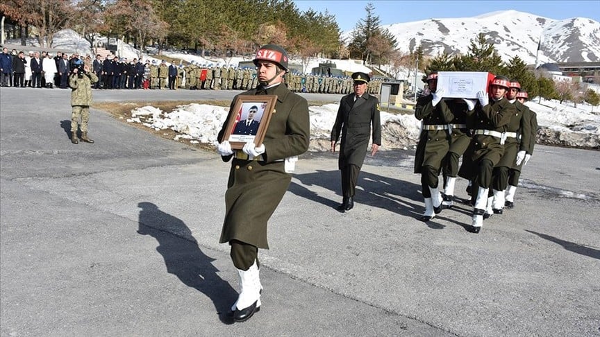 Hakkari'de Hacıbey Çayı'na düşerek şehit olan asteğmen için tören düzenlendi
