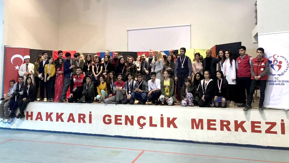 Hakkari’de “Hayallerini Sahneye Taşı” tiyatro yarışması 