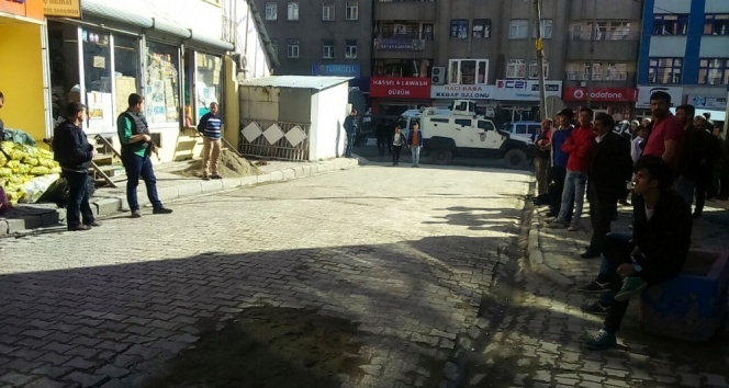 Hakkari'de HDP binasında arama