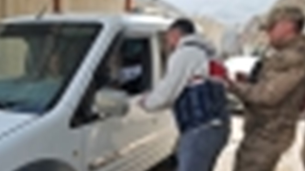 Hakkari’de Jandarmadan Sürücülere Bayram Ziyareti ve Bilgilendirme