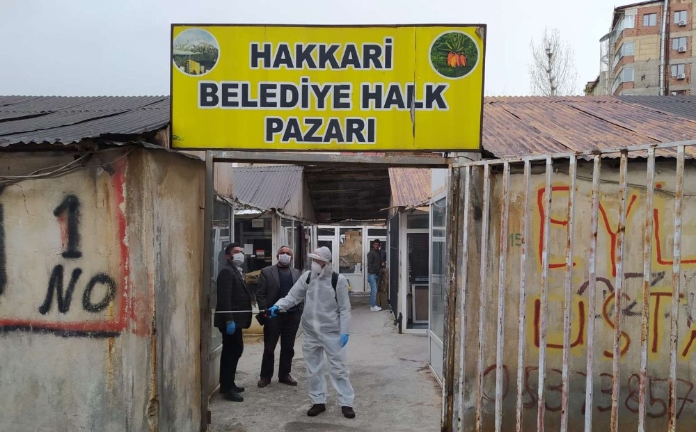 Hakkari’de kapı kapı dezenfekte 