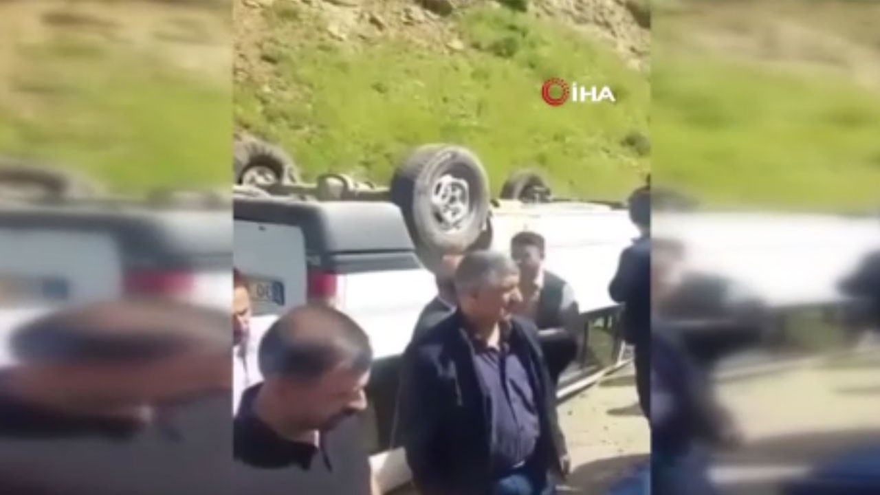 Hakkari’de korkutan kaza! Öğrenci servisi takla attı! Yaralılar var
