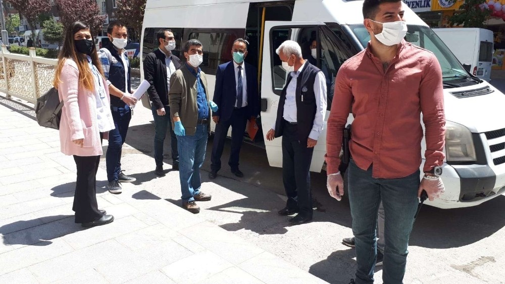 Hakkari’de korona virüs denetimleri sürüyor 