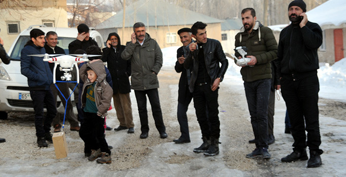Hakkari'de köylülerden 'drone'lu iletişim