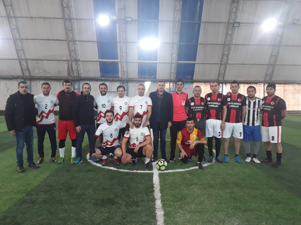 Hakkari’de kurumlar arası halı saha futbol turnuvası 