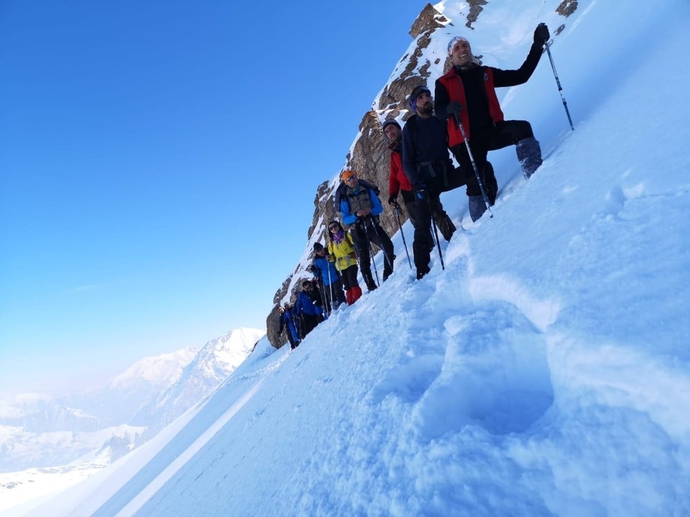 Hakkari’de Mehed Dağı kış tırmanışı yapıldı 