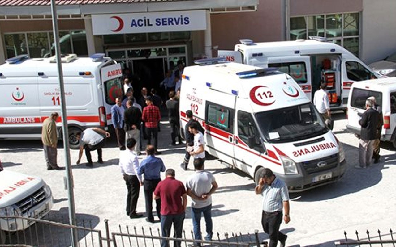 Hakkari'de öğrenci servisi şarampole uçtu: 2 öğrenci öldü 5 de yaralı