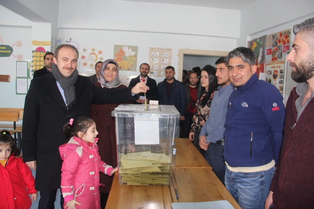 Hakkari’de oy kullanma işlemi sone erdi 