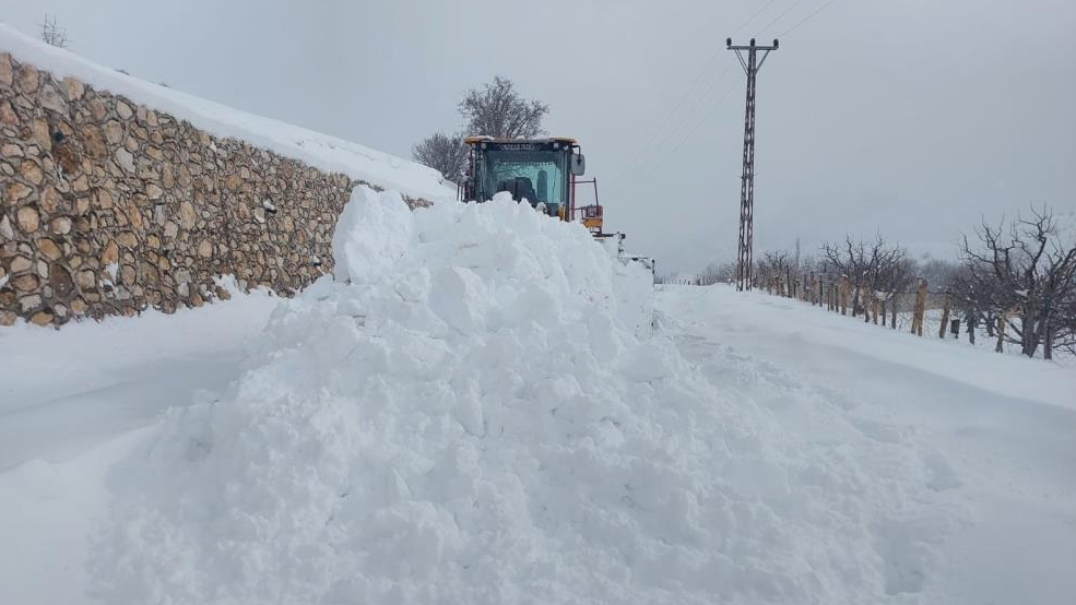 Hakkari'de peş peşe çığ uyarıları