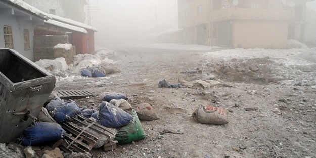 Hakkari'de polise bombalı saldırı