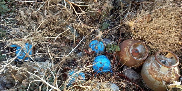 Hakkari'de teröristlere ait çeşitli malzemeler ele geçirildi