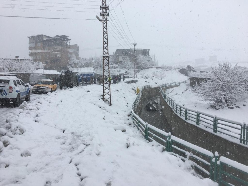 Hakkari’de trafik kazası: 5 yaralı 