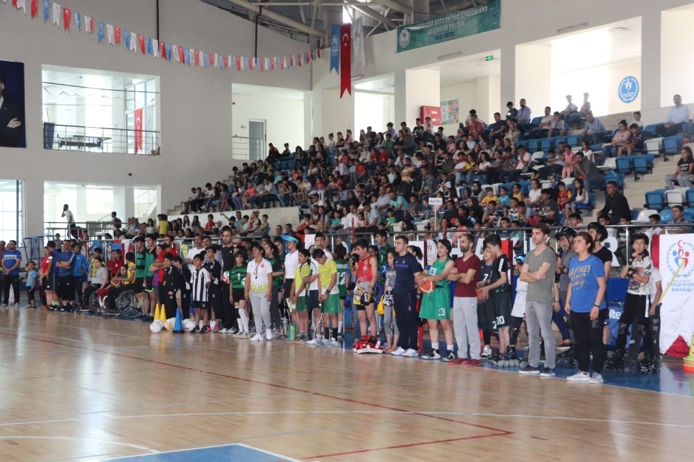 Hakkari’de yaz spor okulları sona erdi 