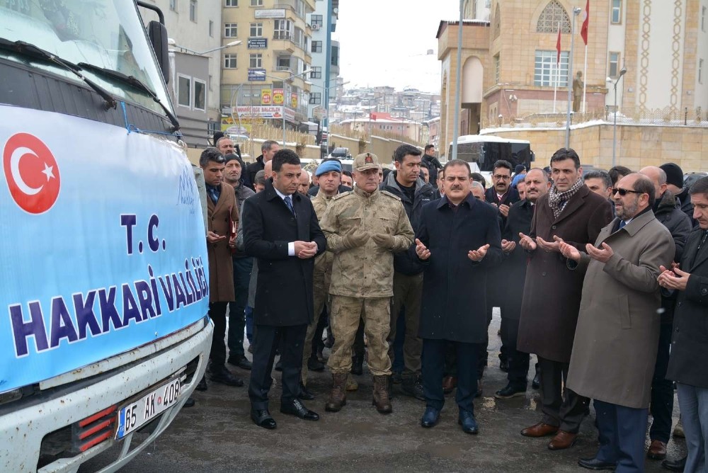 Hakkari’den deprem bölgesine yardım 