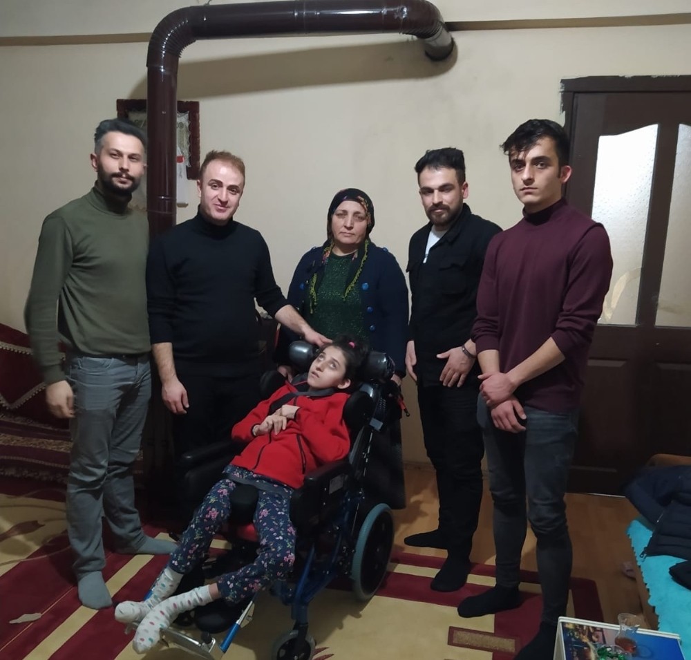 Hakkarili Elvan’a engelli puset desteği 