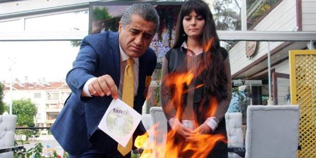 Hakkarili türkücüden görülmemiş 'Putin' eylemi