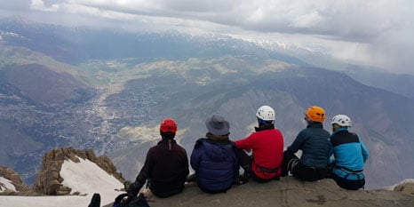 Hakkari'nin tanıtımı için Sümbül'e tırmandılar