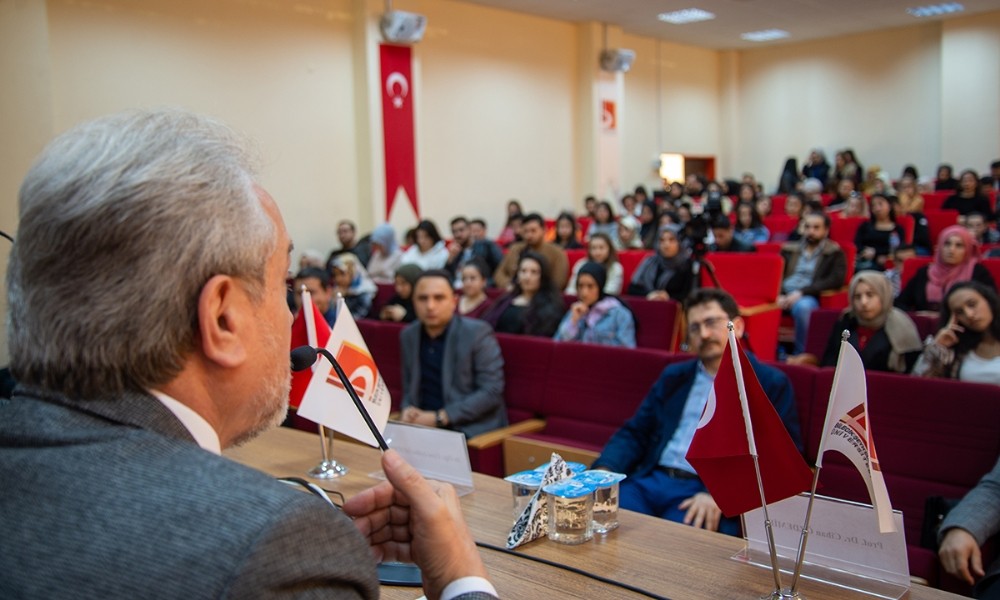 ’Hakkın Sesi Mehmet Akif Ersoy’ paneli gerçekleşti 