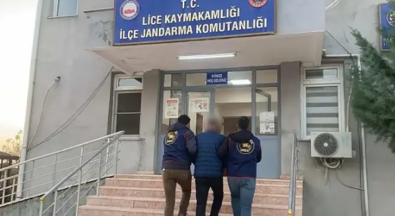 Hakkında 40 yıl hapis cezası olan kaçak hükümlü yakayı ele verdi