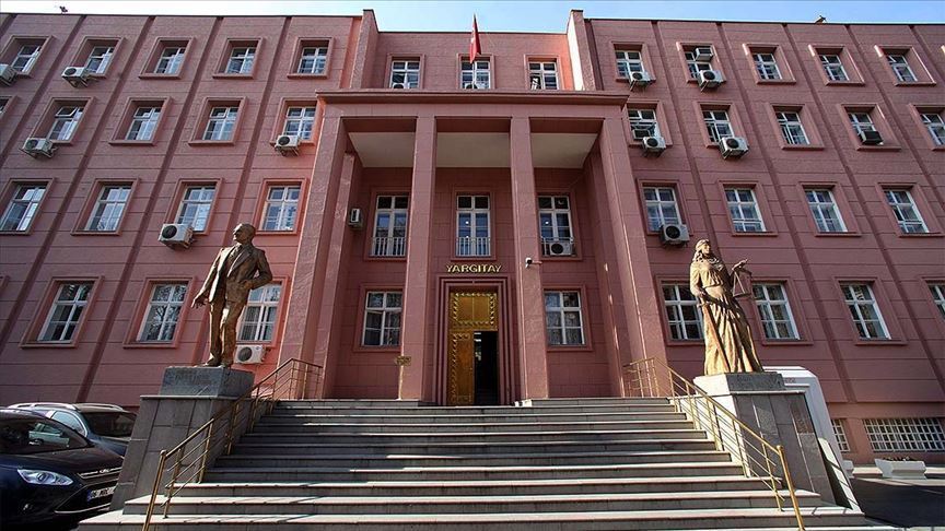 Hakkında kırmızı bülten çıkarılan firari eski hakim Menekşe Uyar yakalandı