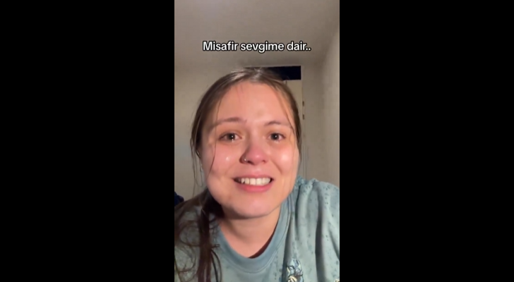 Hala böyleleri var! Misafirleri gittiği için hüngür hüngür ağladı