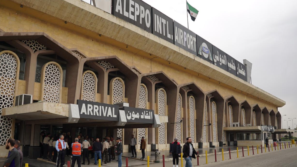 Halep Havalimanı terör kuşatmasını kırdı: Uçuşlar için tarih verildi