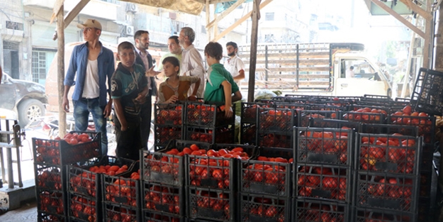 Halep'e yardımlar girmeye başladı