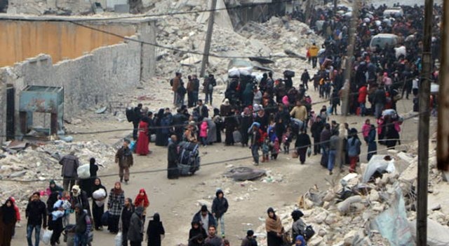 Halep'te büyük katliam! Kafileler halinde kaçıyorlar...