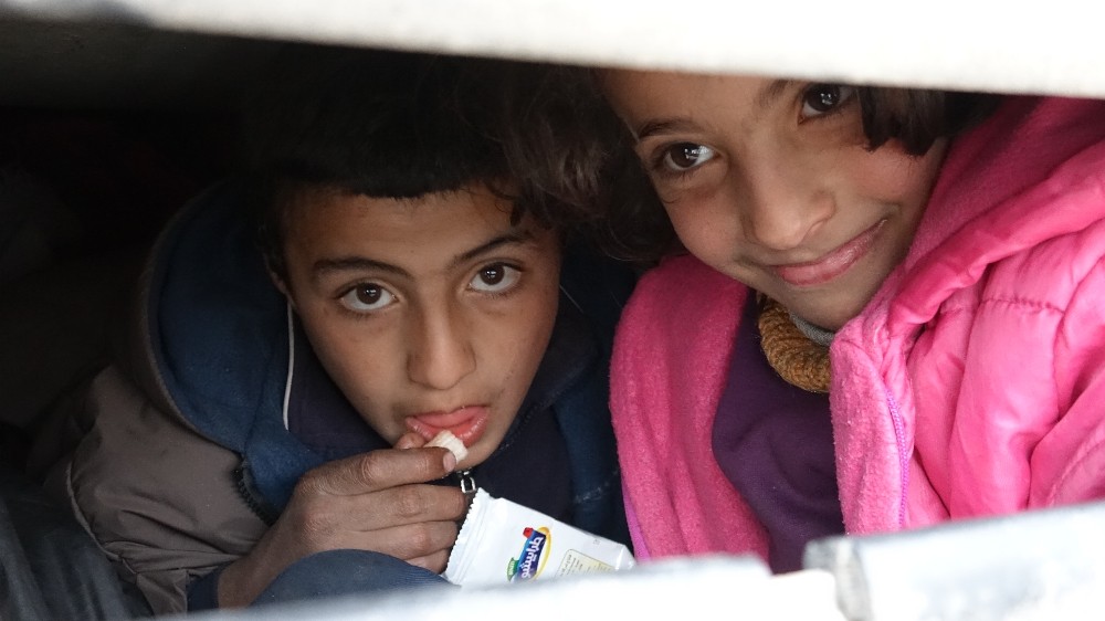Halep’ten kaçan siviller hayatta kalmaya çalışıyor 