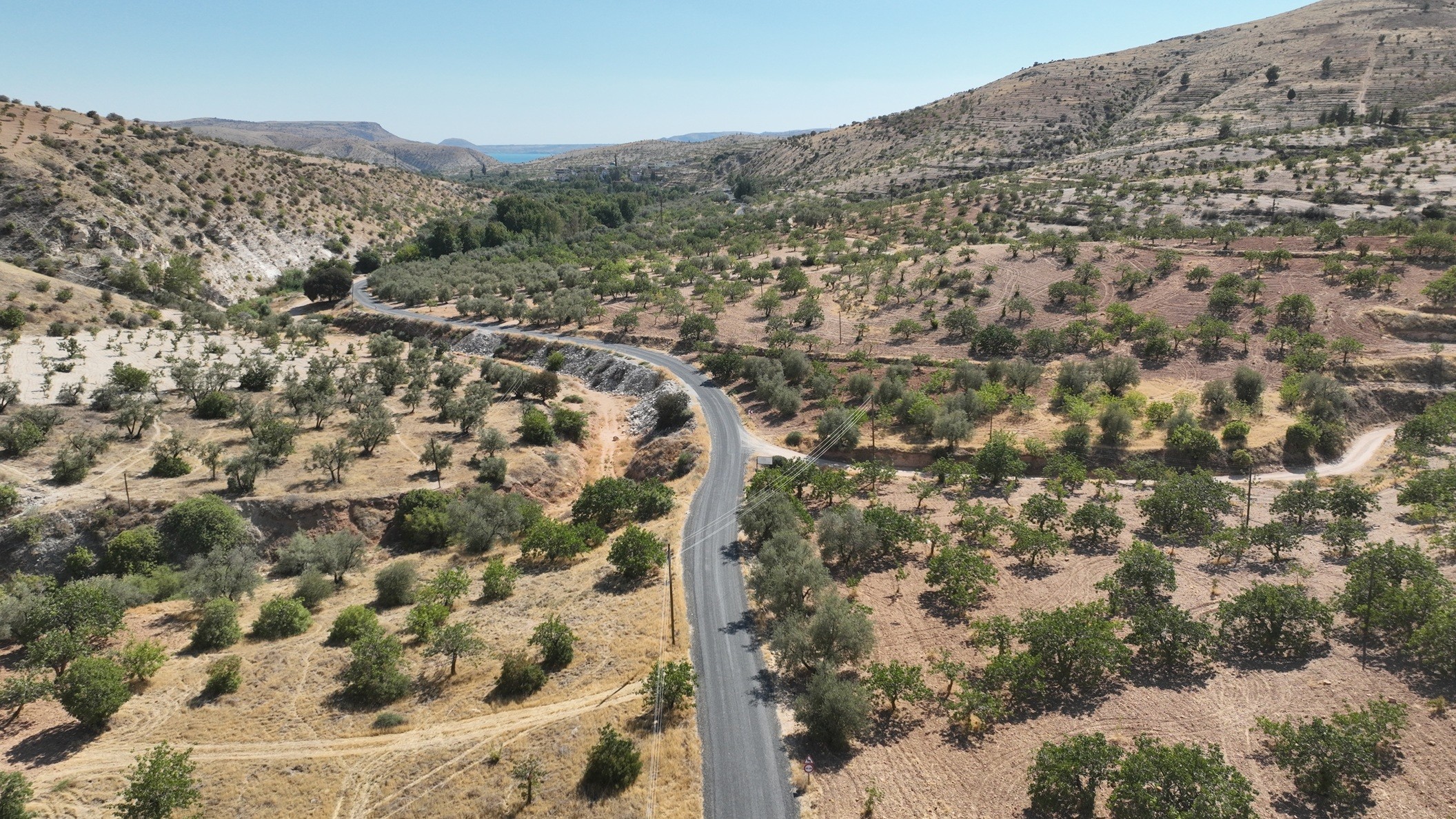 Halfeti kırsalındaki 11 kilometrelik grup yolu baştan sona yenilendi
