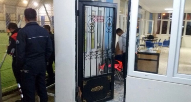 Halı saha maçı kavgayla bitti: 4 yaralı