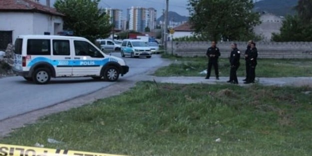 Halı saha maçında kendisine faul yapan kişiyi öldürdü!