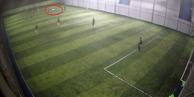 Halı sahada kalp krizi geçiren adam öldü