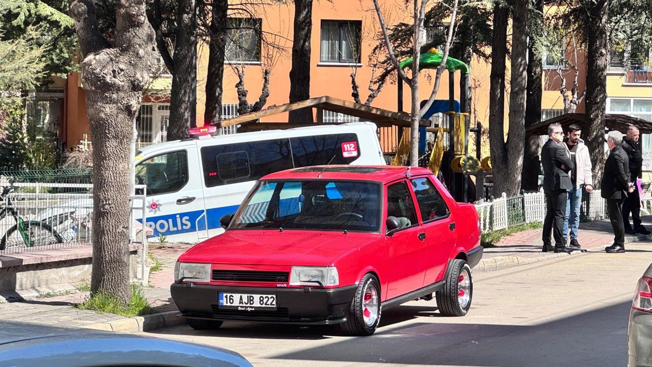 Halı silkelemelerine karşı çıkan karı-kocaya kurşun yağdırdılar! Karı koca silahlanıp komşu çifti öldürdü