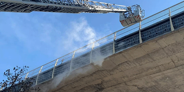 Haliç metro köprüsü üzerinde yangın çıktı, seferler durdu