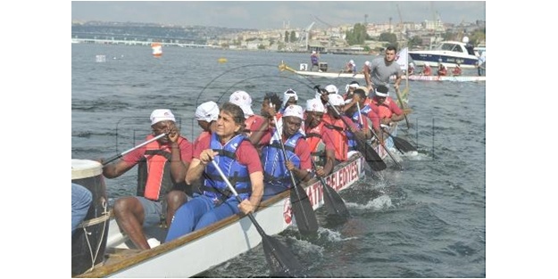 Haliç'te Dragon Yarışları ve fetih canlandırması gerçekleştiriliyor