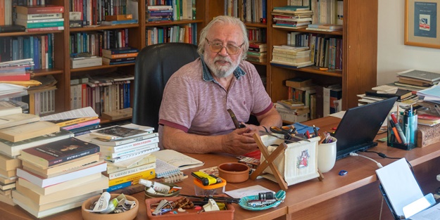 Halil Konakcı Hoca'dan Cumhuriyet yazarının 'Türkçe ezan' çıkışına tokat gibi cevap!