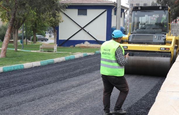 Haliliye Belediyesi, Veysel Karani Mahallesi’nde asfalt çalışması yaptı