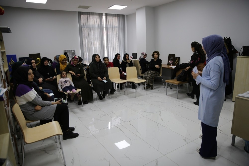 Haliliye Belediyesinden kadınlara eğitim 