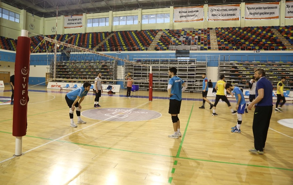 Haliliye Voleybol Takımı hazırlıklarını tamamladı 