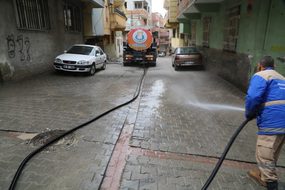 Haliliye’de cadde ve sokaklar temizlendi 