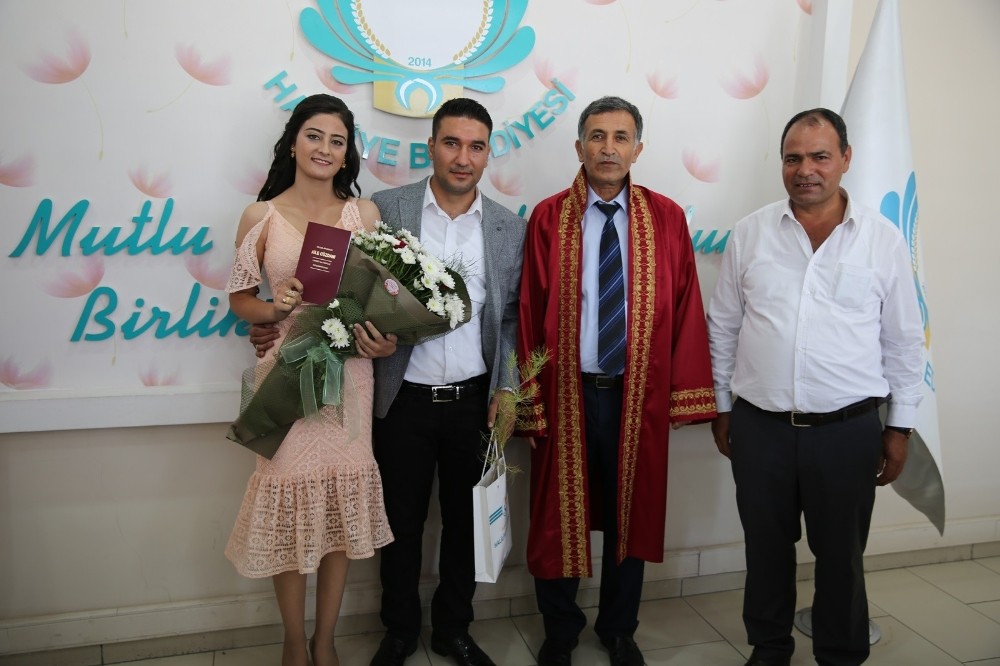 Haliliye’de nikahı kıyılan çiftlere fidan hediye ediliyor 
