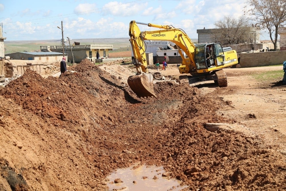 Haliliye’de yol çalışmaları drenajla güçlendiriliyor 