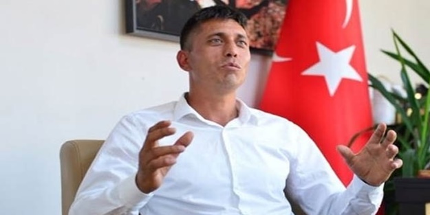 Ömer Halisdemir'in mezarı başında tüyleri diken diken eden olay! Kabrinin yanına uzanmış...