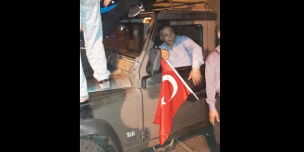 Halk, AK Parti İl Başkanlığı'na saldıranları rehin aldı