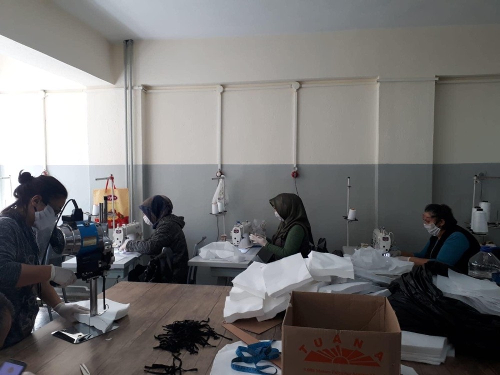 Halk Eğitim Merkezi maske üretimine başladı- 