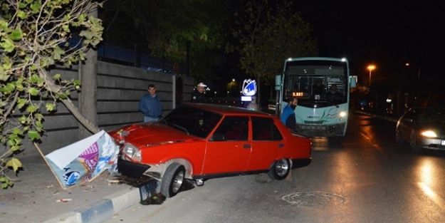 Halk otobüsü ile otomobil çarpıştı! Yaralılar var