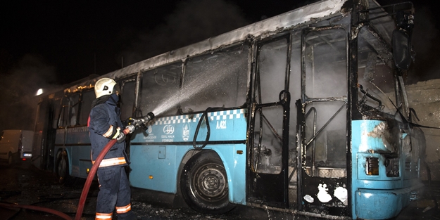 Halk otobüsü kundaklandı!