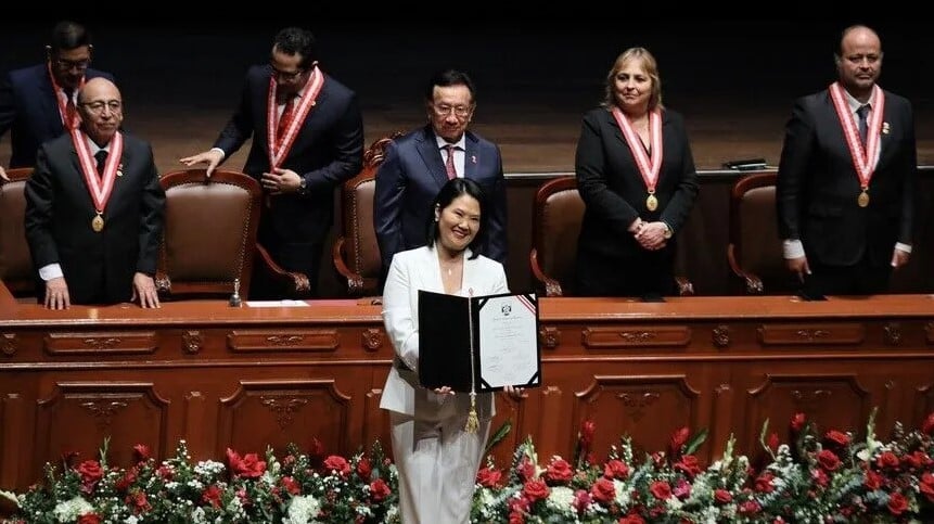 Halk oylamasıyla seçilen ilk kadın devlet başkanı olmuştu! Mazbatasını aldı